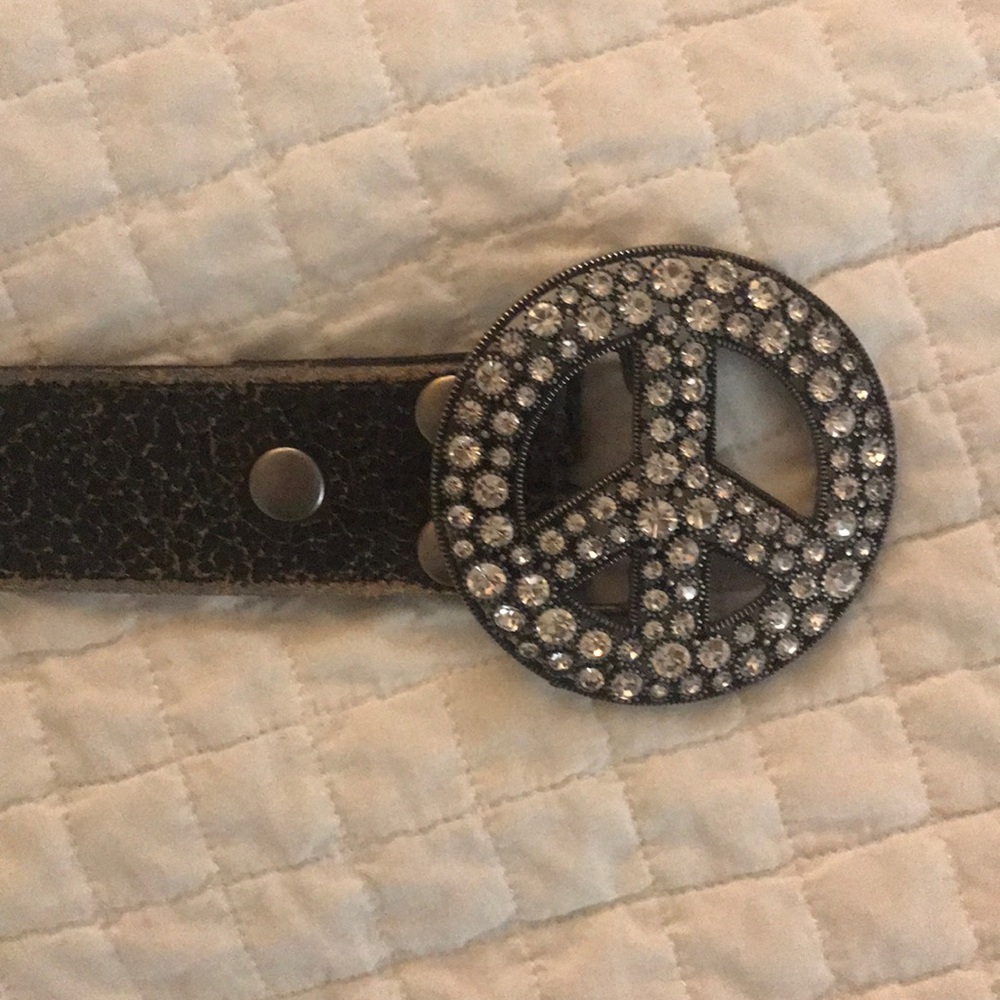Peace sign belt